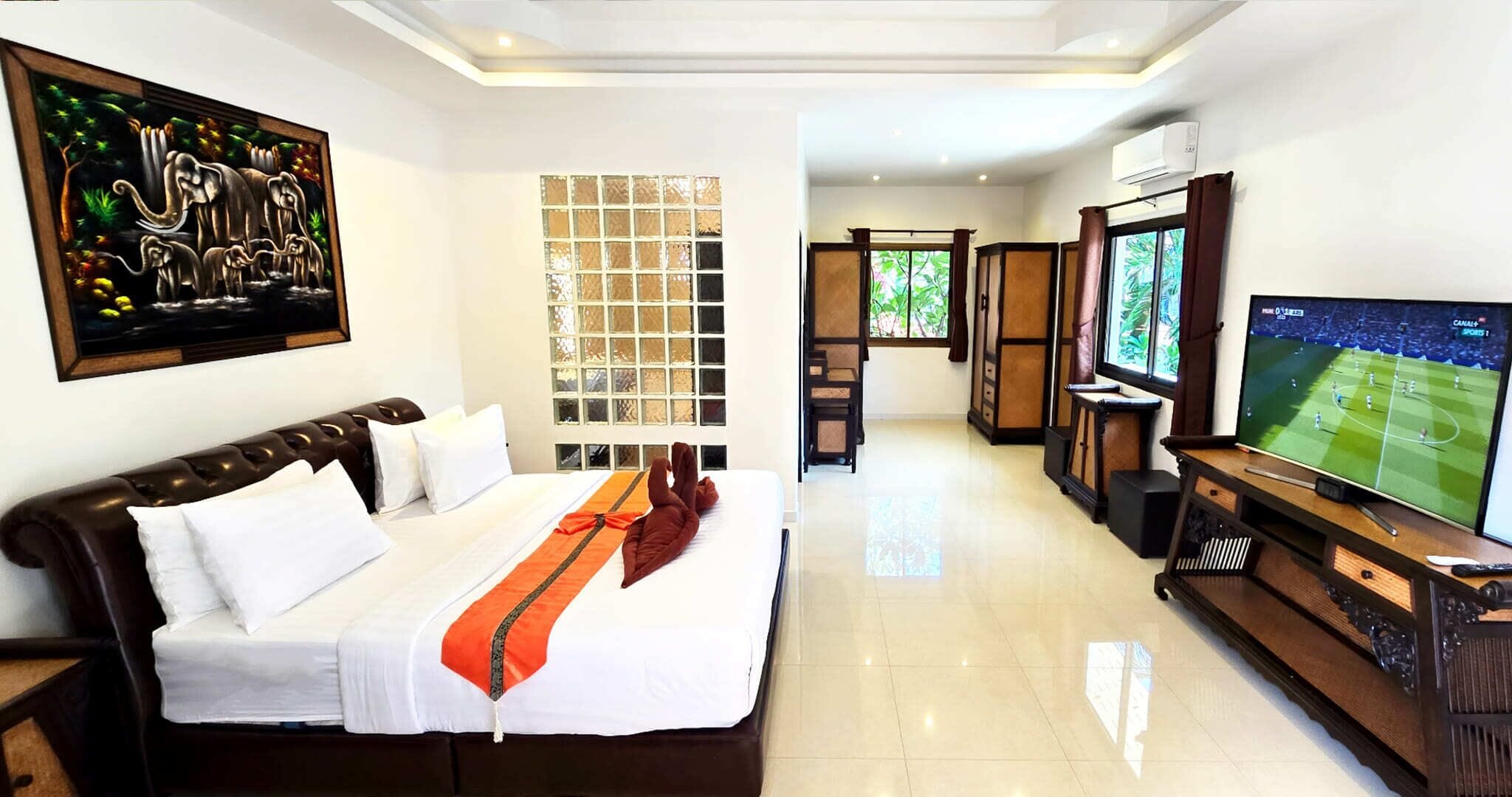 Luxury Villa | 6 bedrooms, Egyptian cotton sheets, premium bedding, memory-foam beds