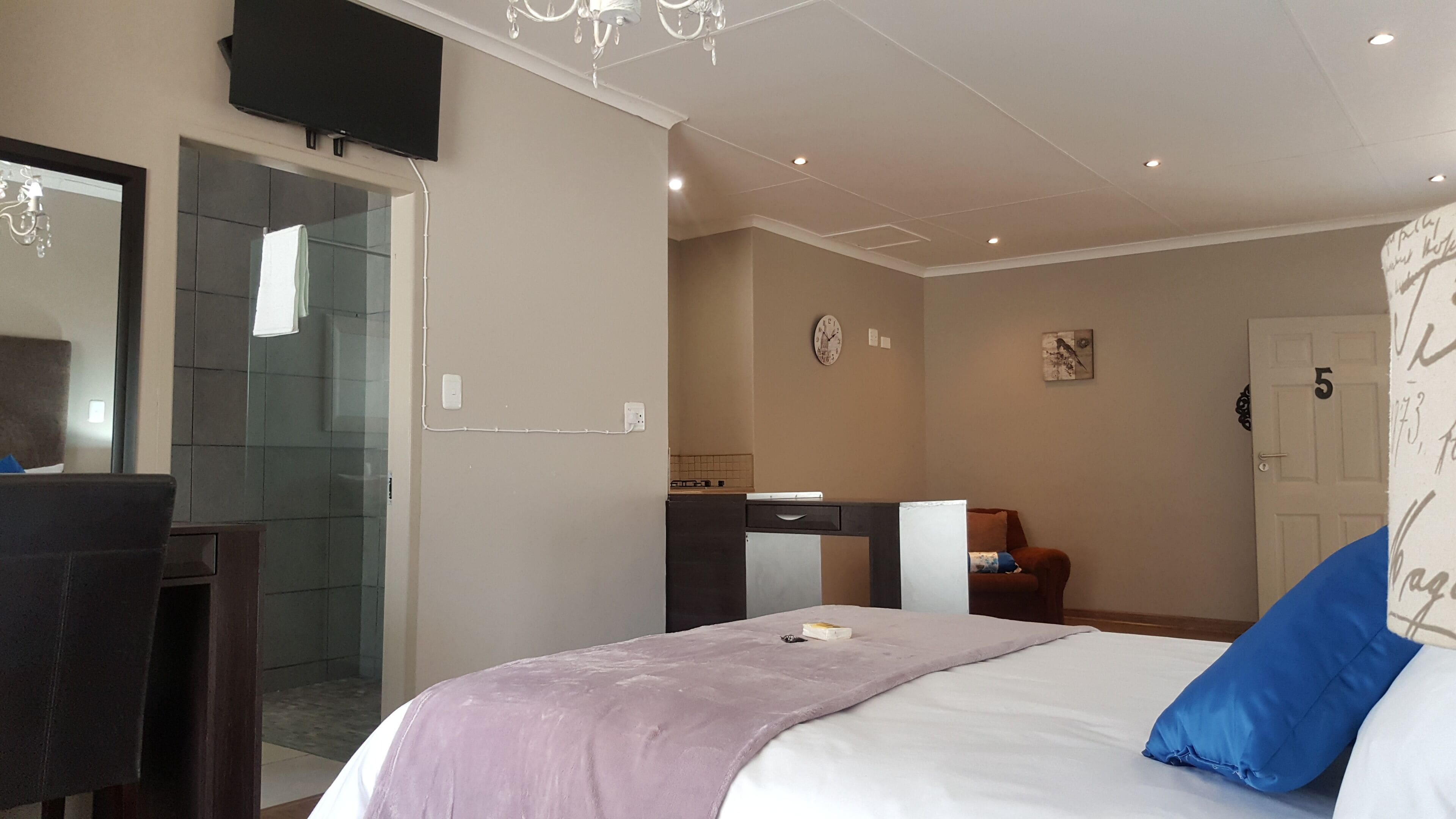 Comfort Double Room | Premium bedding, individually furnished, desk, laptop workspace