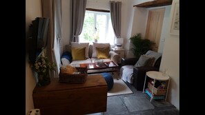 Cottage | Khu phòng khách | TV màn hình phẳng 