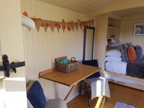 Cabin | Individually decorated, individually furnished, iron/ironing board - Borough Farm House (Torpoint)