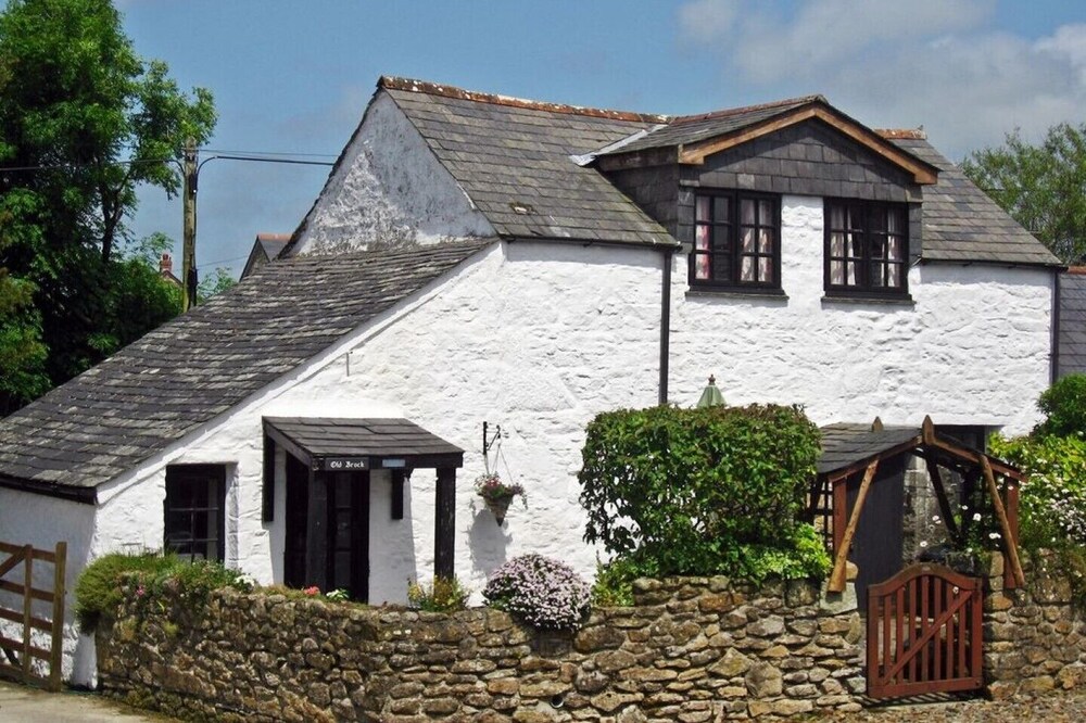 2 Bed, Dog Friendly Cottage, on Bodmin Moor, Cornwall, Old Brock Cottage