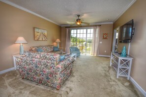 TV, DVD player - 421 The Havens - Barefoot Resort Rentals (North Myrtle Beach)