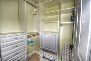 Interior - 522 Wedgewood - Barefoot Resort Rentals (North Myrtle Beach)