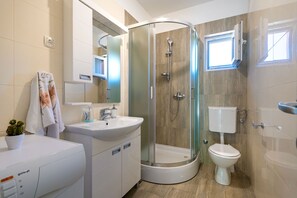 House | Bathroom | Shower - House MM (Ružic)