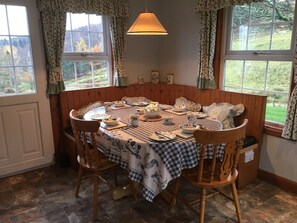 Dining - Castle Peroch, quaint 19th century tower house. (Dunkeld)