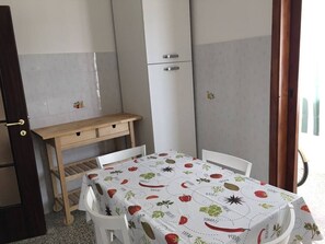 Dining - Apartment near the sea in Follonica (Follonica)