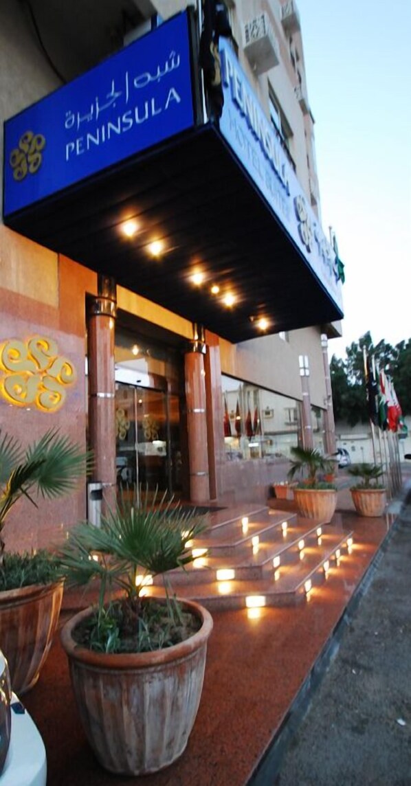 Fassade der Unterkunft – Abend/Nacht