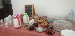 Free daily local cuisine breakfast  - Agriturismo Sant'Erasmo (Castel Sant'Angelo)