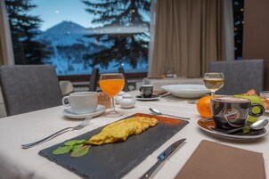 Lunch served, Italian cuisine