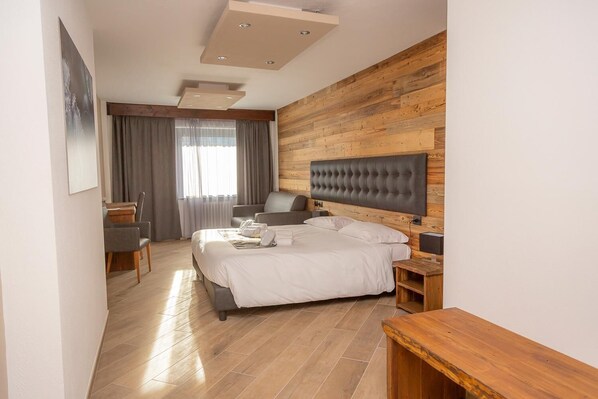 In-room safe, cribs/infant beds, free WiFi, bed sheets