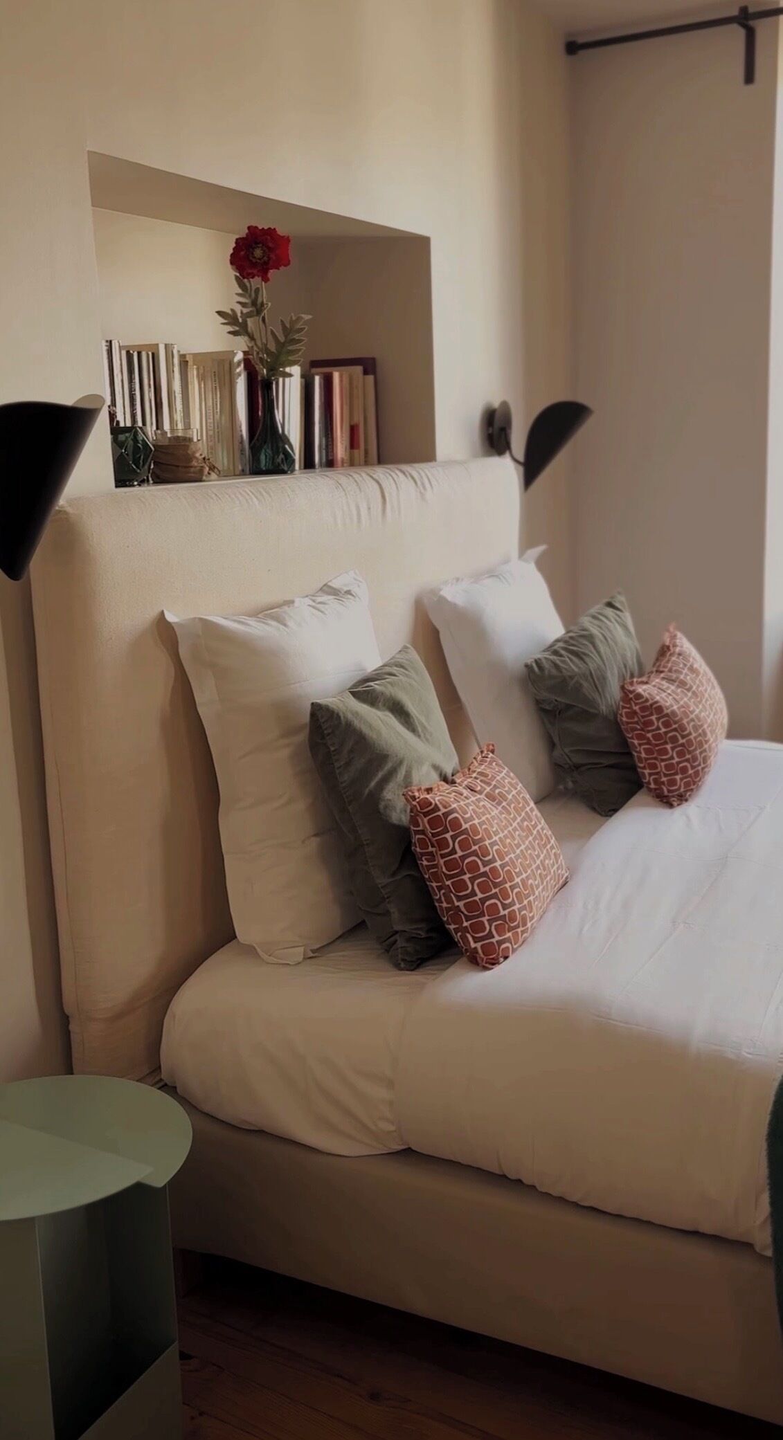 بديكورات فريدة لكل غرفة وطراز فريد لكل وحدة وتجهيزات عازلة للصوت