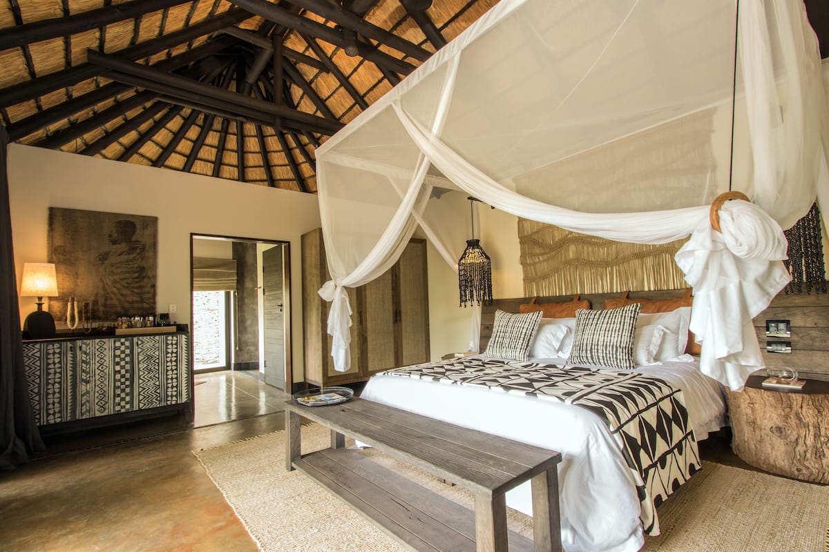 Suite Luxury, vista fiume | 1 camera, biancheria da letto di alta qualità, minibar