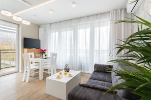 Comfort Apartment | Living room | Flat-screen TV - Let's Krakow Apartments - Ariańska 6 (Kraków)