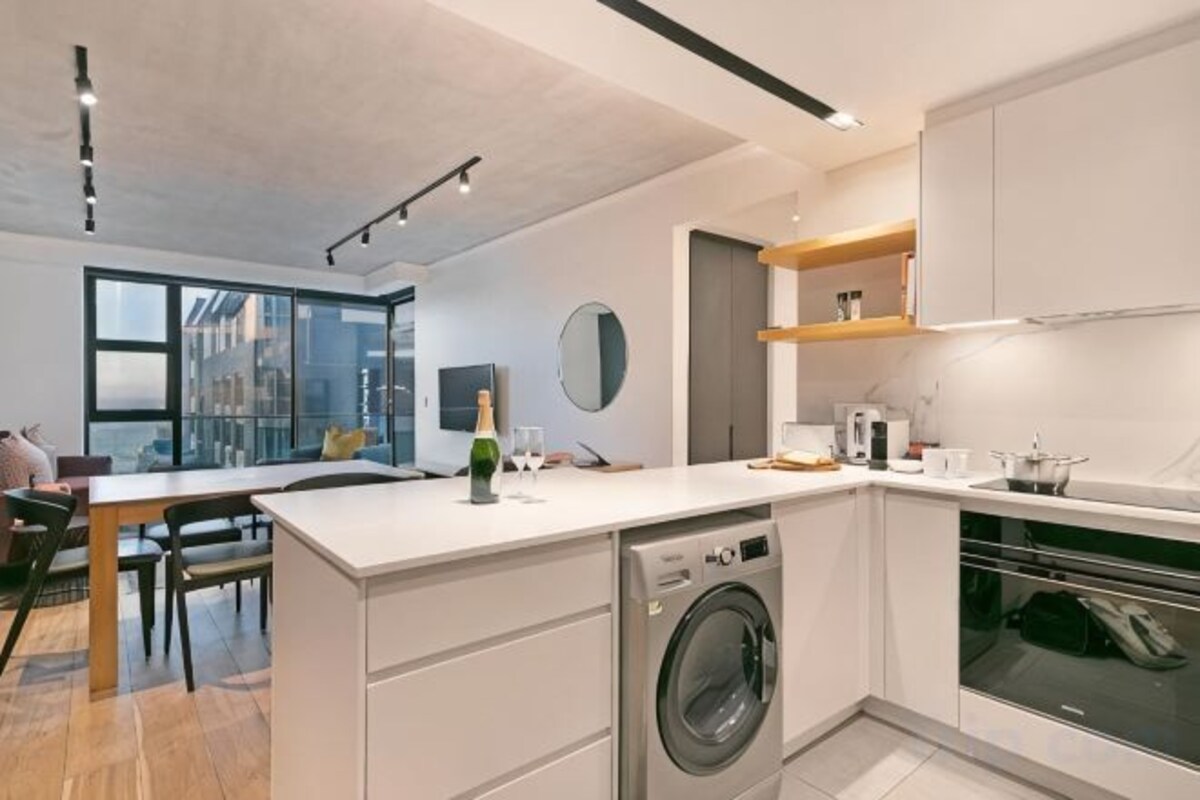 Private kitchen | Coffee/tea maker, fridge, microwave, oven