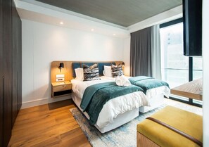 Superior appartement, 2 slaapkamers | Een kluis op de kamer, individueel gemeubileerd, een laptopwerkplek