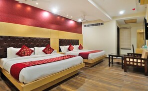 Deluxe Quadruple Room | Minibar, individually decorated, individually furnished, desk - Hotel Grand Uddhav (New Delhi)