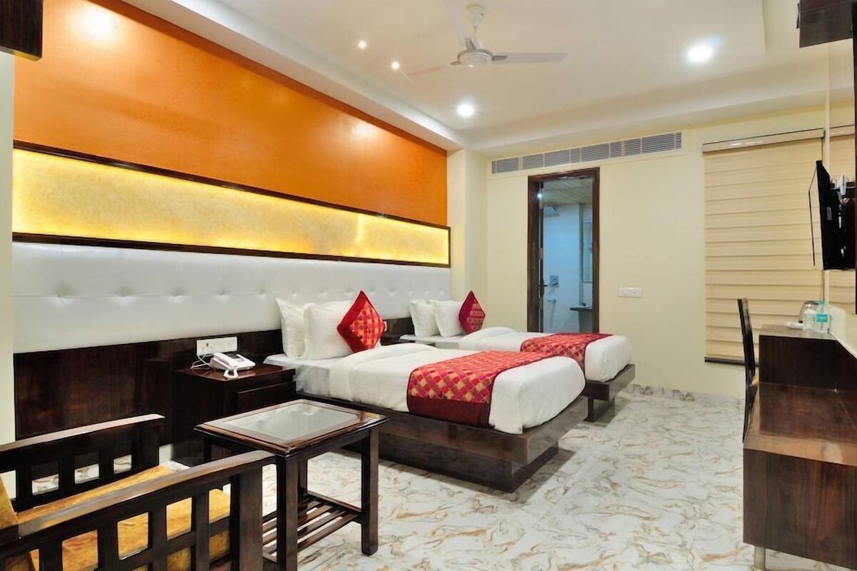 Minibar, desk, WiFi (free), individually decorated