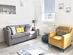 Apartment, Private Bathroom, City View (KVM - Mill Yard Apartment) | Lounge