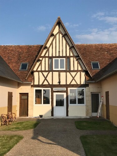 Studio in the countryside surrounded by horses