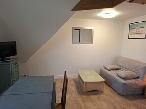TV, table football, ping pong - Studio in the countryside surrounded by horses (Dives-sur-Mer)