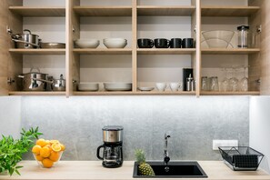 Design-Apartment | Eigene Küche | Kühlschrank, Geschirrspüler, Kochgeschirr/Geschirr/Besteck