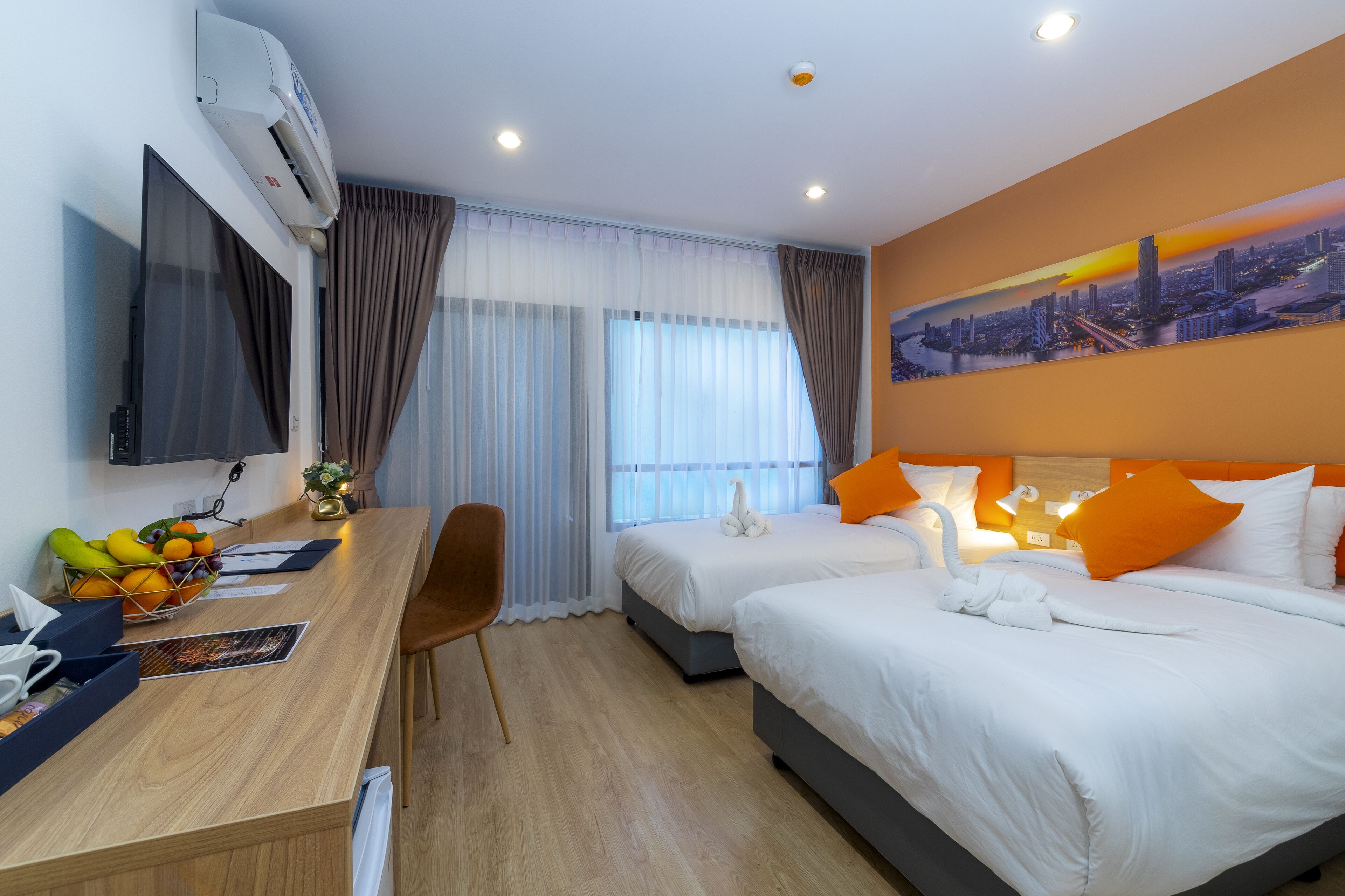 standard twin room | in-room safe, desk, blackout curtains, soundproofing