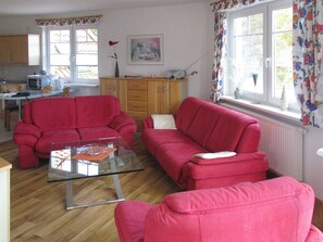 TV, lettore DVD, impianto stereo