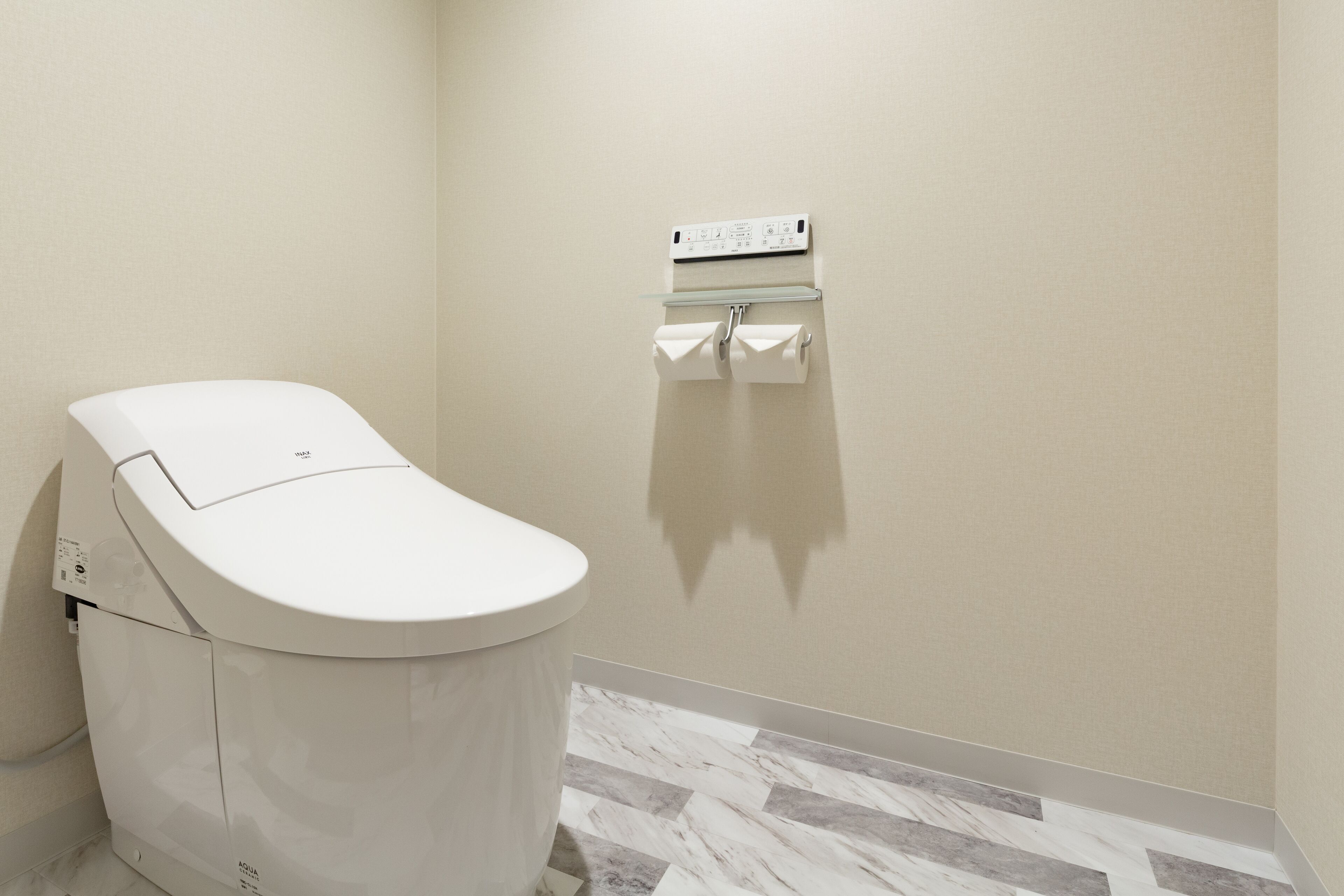 separate bathtub and shower, deep-soaking bathtub, free toiletries