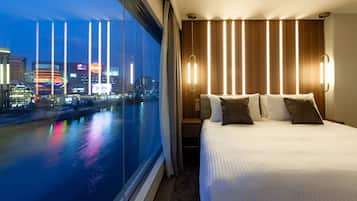 Deluxe King Room with River View on the Top Floor, Non Smoking