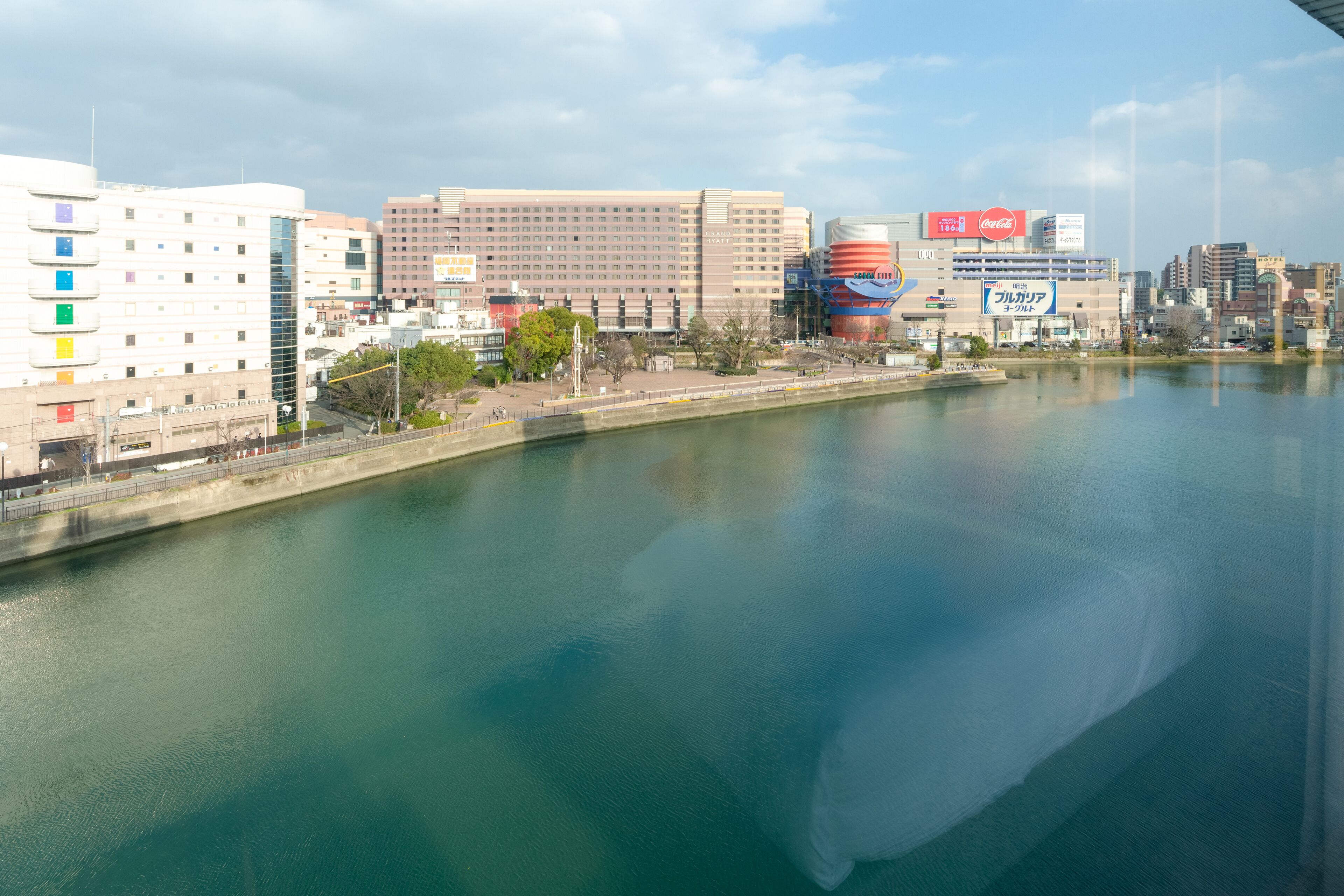 deluxe king room with riverside balcony, non smoking | in-room safe, individually decorated, individually furnished, desk