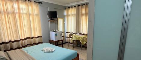 Ropa de cama hipoalergénica y minibar