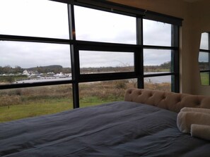 House, Multiple Beds | 3 bedrooms, iron/ironing board, free WiFi, bed sheets - 59 Riverun (Belturbet)