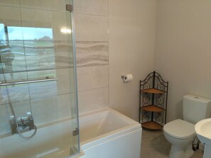 Bathroom - 59 Riverun (Belturbet)