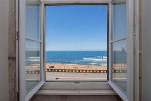 Interior - Liiiving in Porto | Luxury Beachfront Apartment II (Porto)