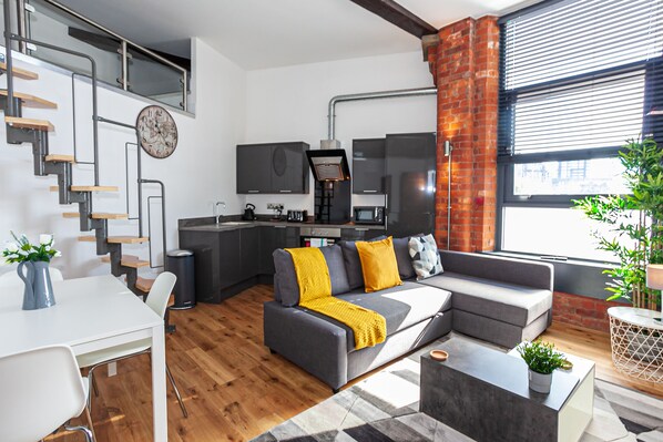 18-inch Smart TV with digital channels, TV - Arena Apartments (Manchester)