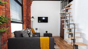 18 インチのスマートテレビ (デジタル放送視聴可)、テレビ