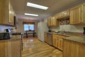Fridge, microwave, oven, stovetop - Sarges Annex - Right on Main Street in downtown Rangeley! (Rangeley)