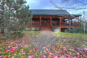 Exterior - 🐾28 Bunker Ave - Shared waterfront and access to Rangeley Lake, dog friendly (Rangeley)