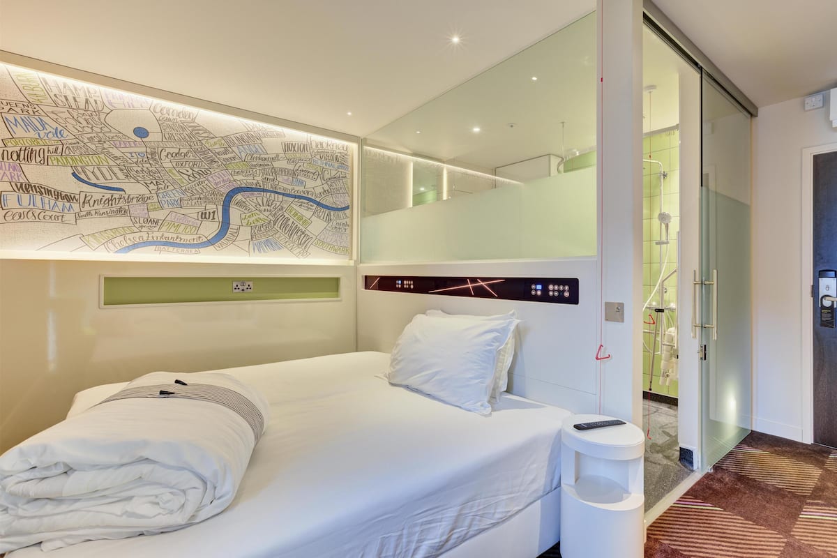 Standard-Doppelzimmer, rollstuhlgeeignete Dusche