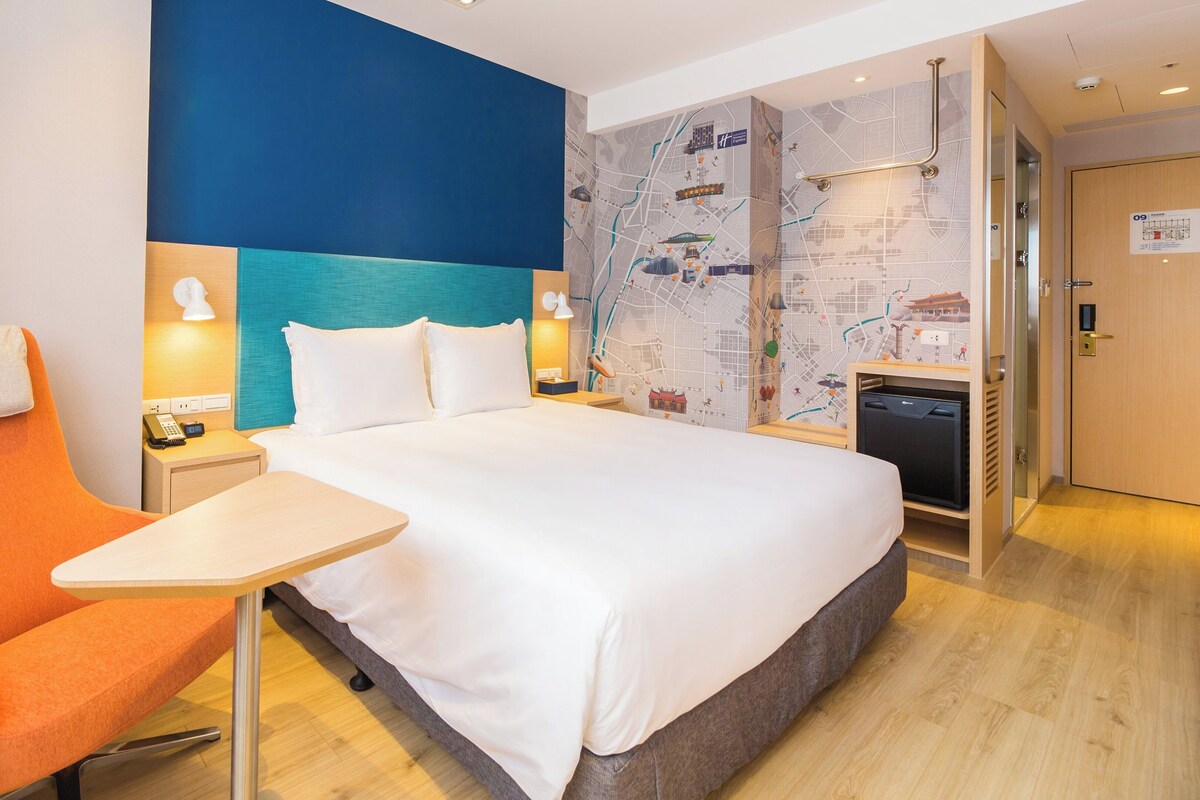 Chambre Standard, 1 très grand lit | Coffre-fort, rideaux d’obscurcissement, système d’insonorisation