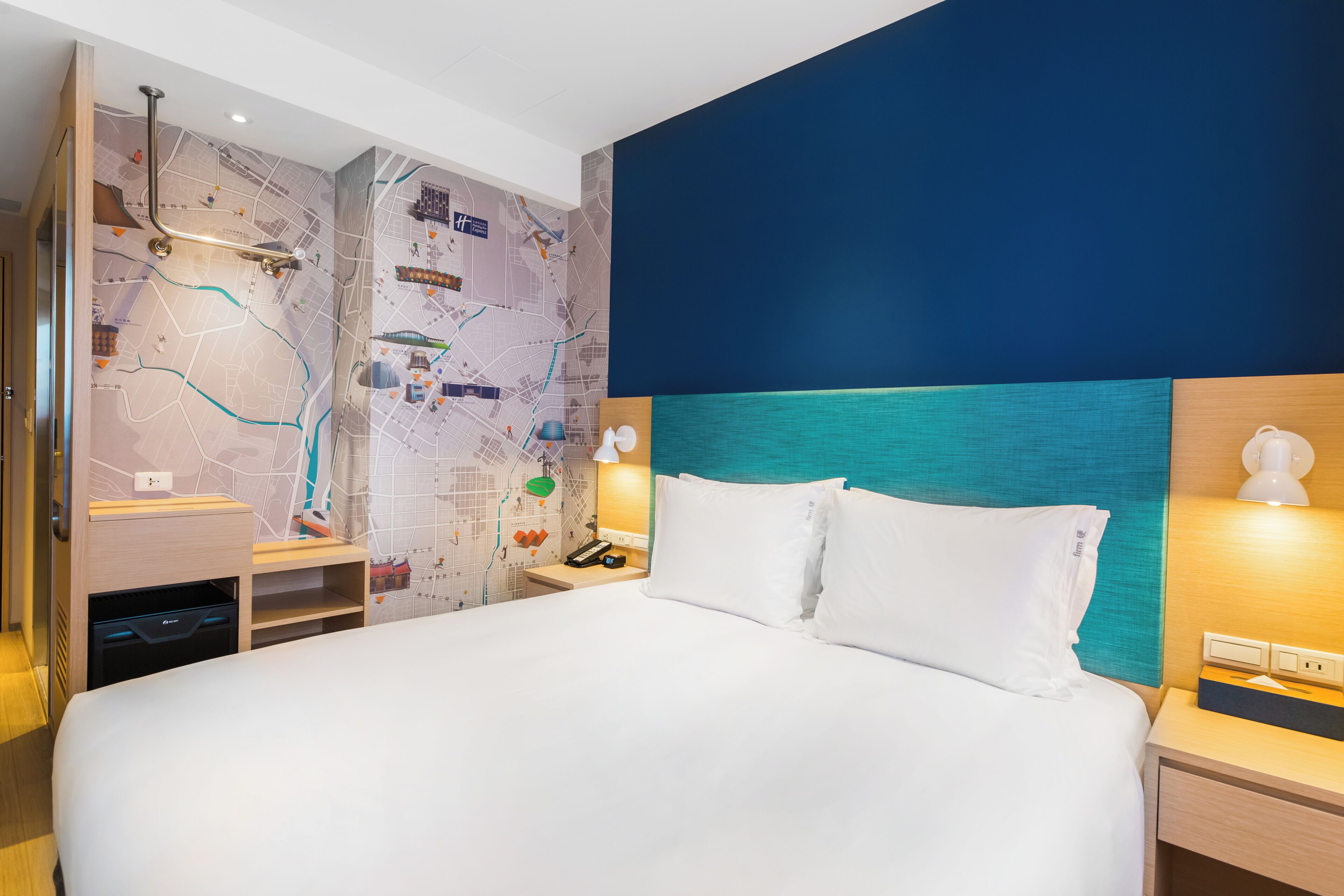 standard room, 1 king bed | 1 bedroom, in-room safe, blackout curtains, soundproofing