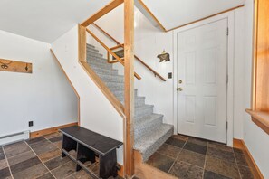 Interior - 🐾Dallas Ridge - Dog friendly four seasons home in Rangeley! (Rangeley)