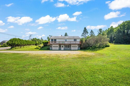 🐾Dallas Ridge - Dog friendly four seasons home in Rangeley!