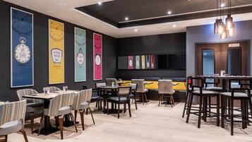 Daily buffet breakfast (EUR 17.9 per person)