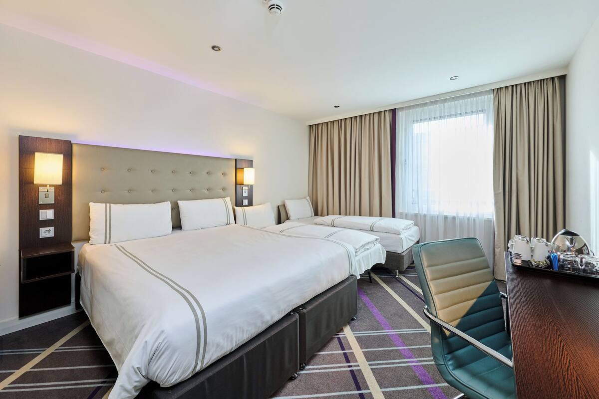 Standard Quadruple Room | Soundproofing, bed sheets