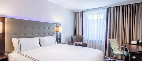 Standard Double Room | Soundproofing, free wired internet, bed sheets