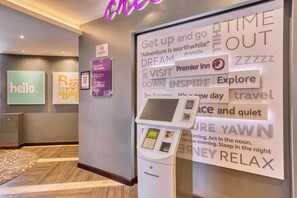 Reception - Premier Inn Berwick Upon Tweed (Berwick-upon-Tweed)