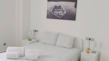 Iron/ironing board, WiFi, bed sheets