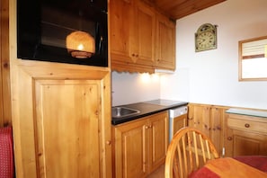 Frigorifero, microonde, forno, lavastoviglie