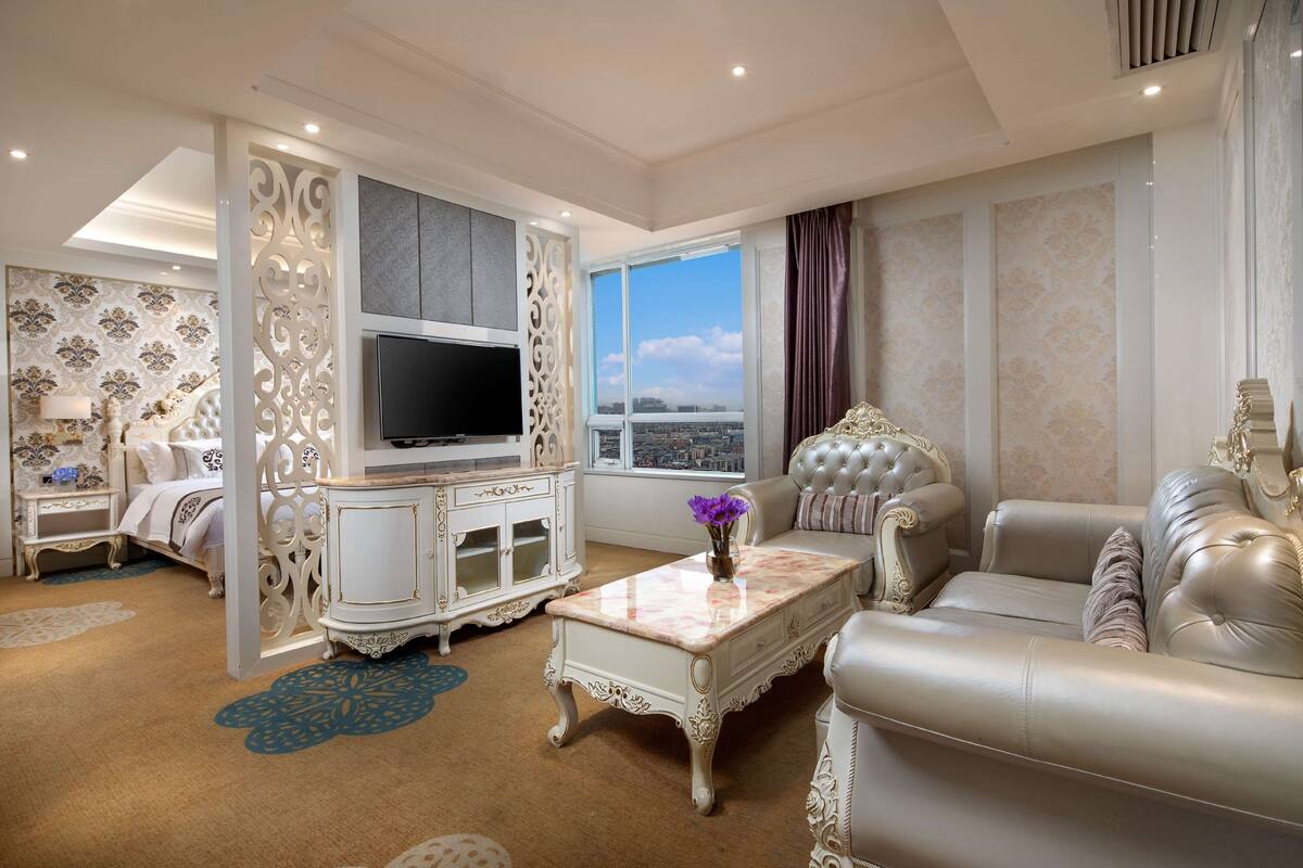 Executive-Suite, 1 King-Bett, Raucher | Schreibtisch, kostenloses WLAN, Bettwäsche